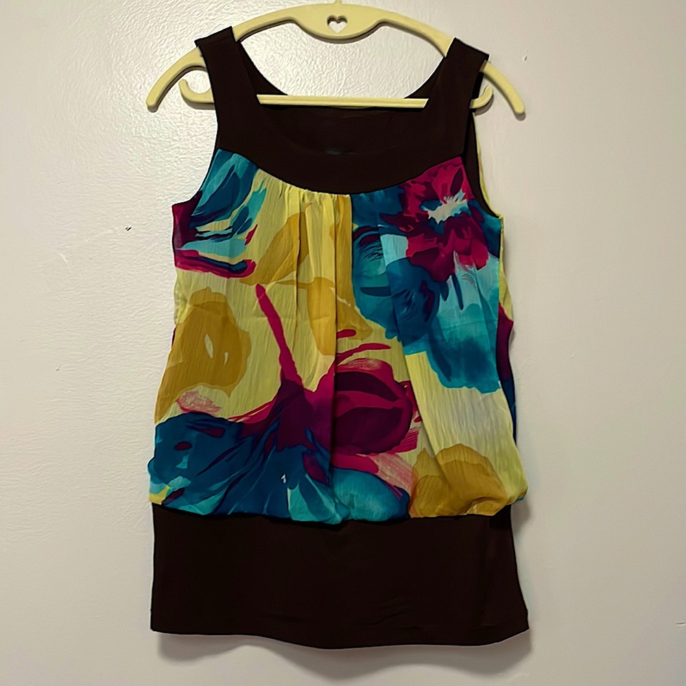 Pretty blouse. Nice fall colors. Sz small